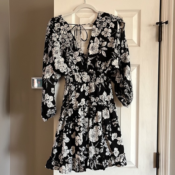 Fate black and white floral dress - Picture 2 of 2